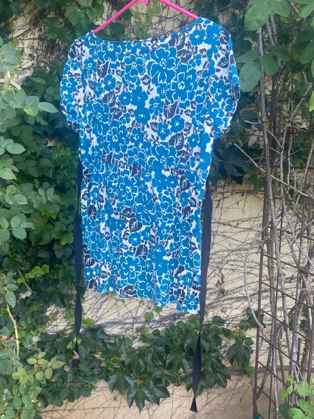 Loft Tropical Floral Pattern Blue and White Short Sleeved Top - Size Large - Picture 10 of 10